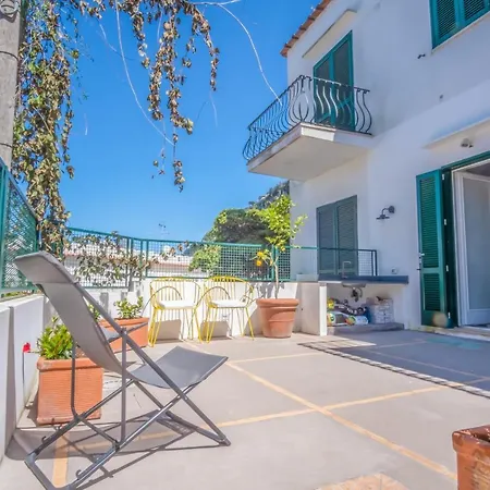 Il Sorriso Di Bri Capri